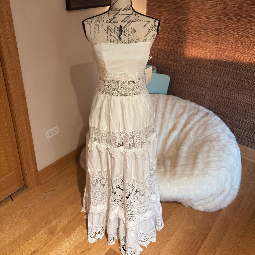 White maxi dress size 4 NWT